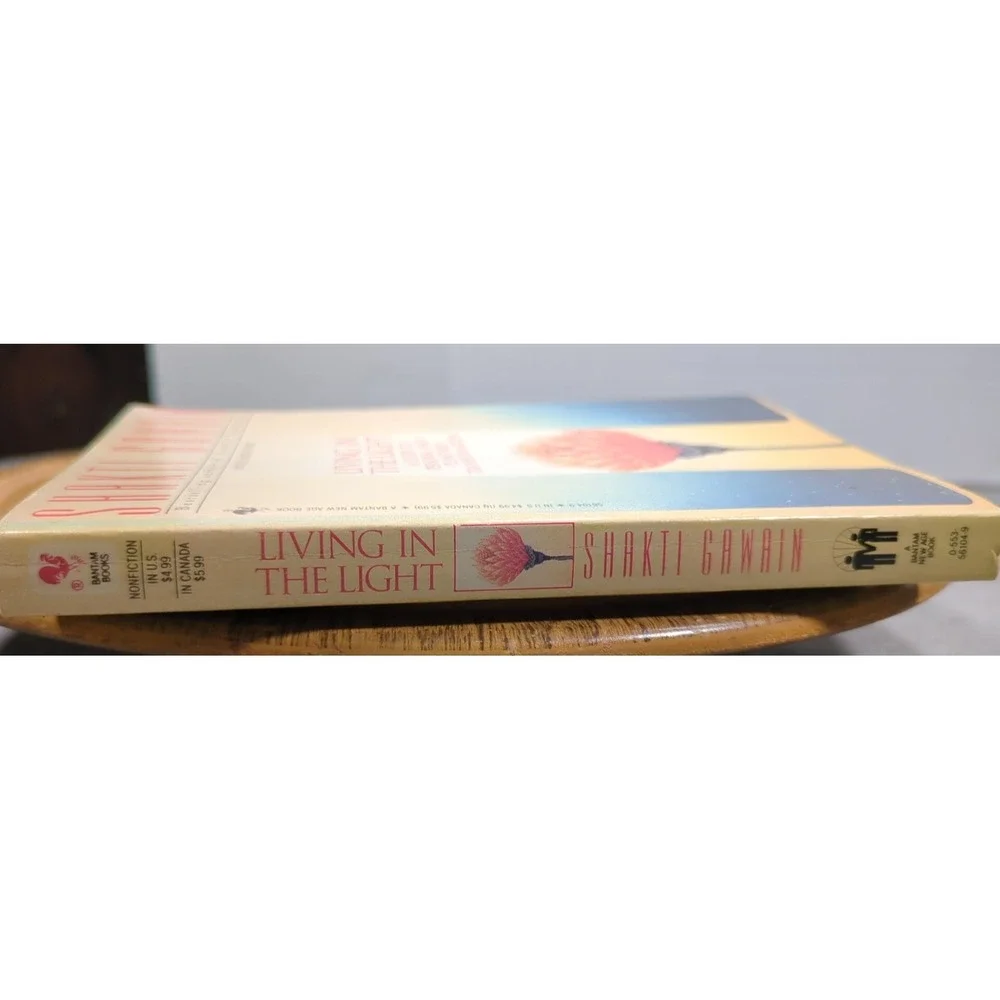 1993 Living In The Light‎ Shakti Gawain VTG Bantam Books Paperback 1st Printing